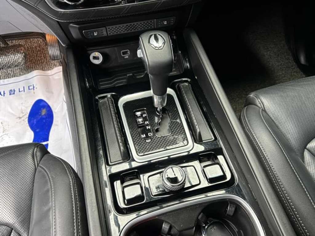 KG모빌리티(쌍용) 렉스턴 G4렉스턴 디젤 2.2 4WD 화이트 에디션 이미지 11