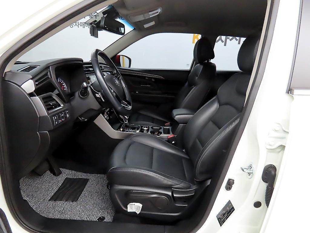 KG모빌리티(쌍용) 코란도 뷰티풀코란도 2WD 가솔린 1.5 C5 플러스 이미지 5