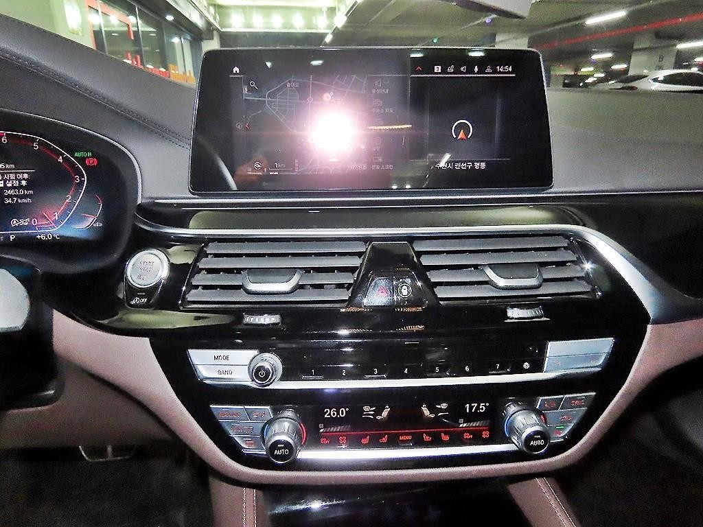 BMW 5시리즈 5시리즈 (G30) 530i M 스포츠 플러스 이미지 11