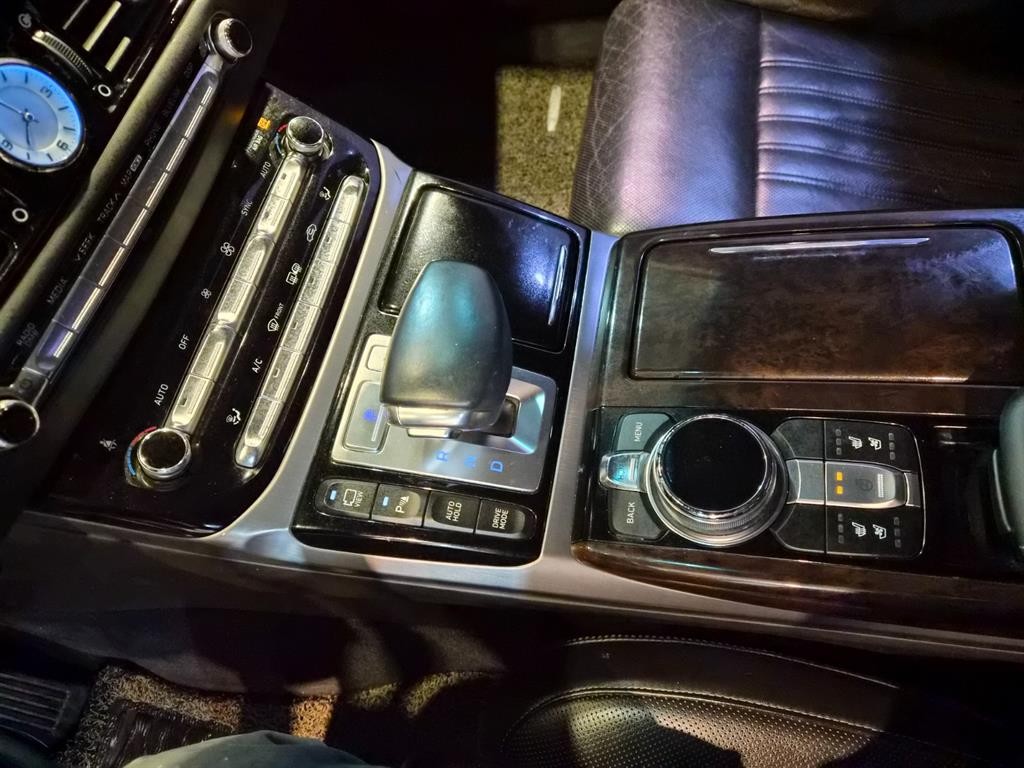 제네시스 EQ900 3.8 GDI AWD 프리미엄 럭셔리 이미지 14