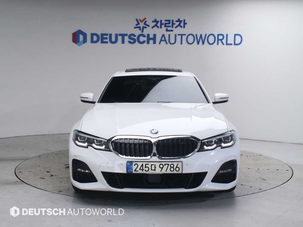 BMW 3시리즈 3시리즈 (G20) 320i M 스포츠 이미지 3