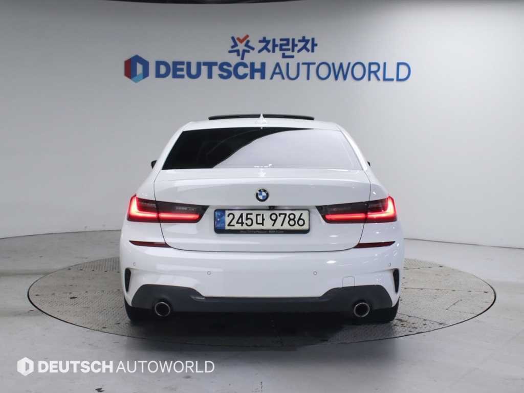 BMW 3시리즈 3시리즈 (G20) 320i M 스포츠 이미지 4