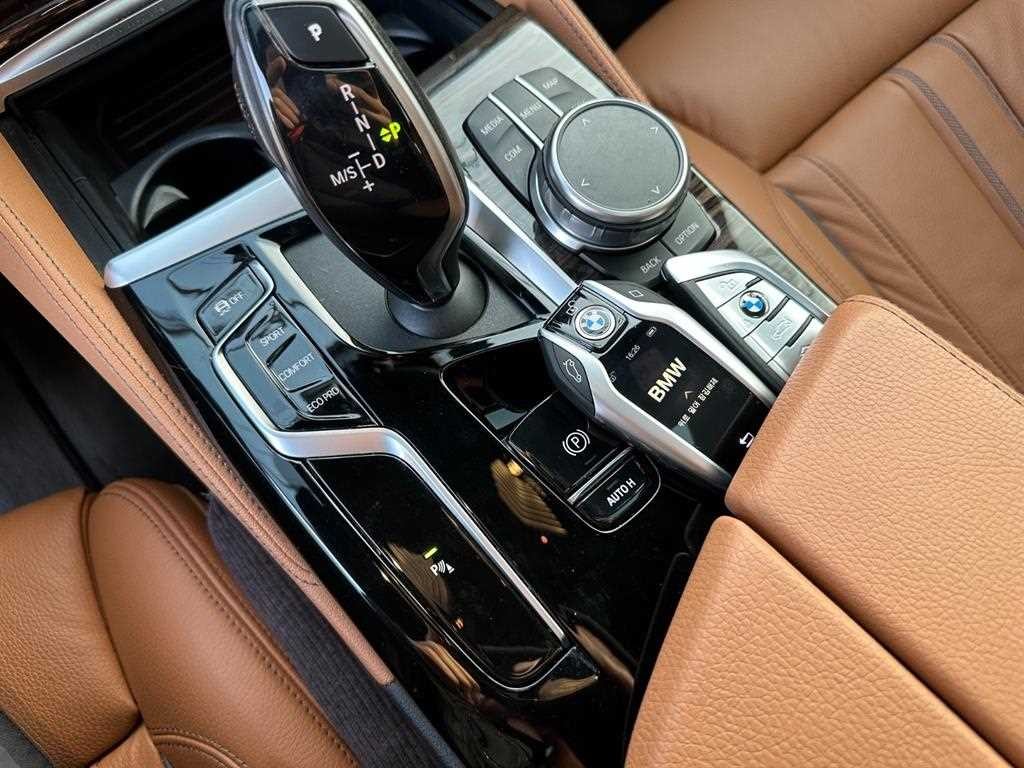 BMW 5시리즈 5시리즈 (G30) 520i M 스포츠 이미지 11