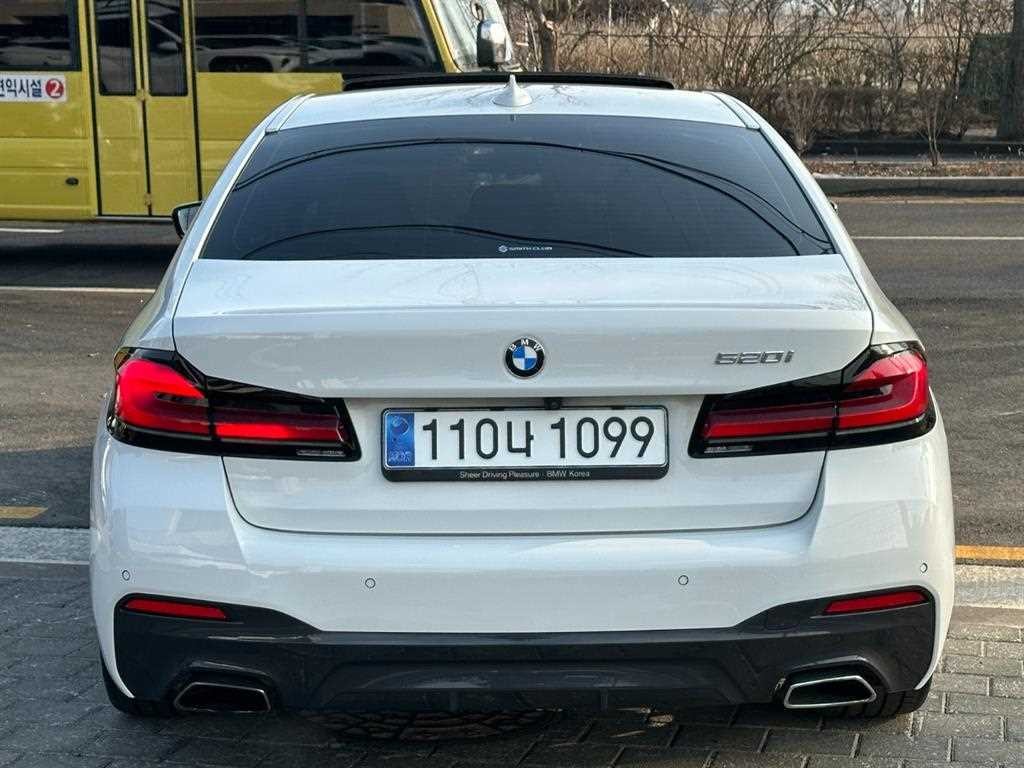 BMW 5시리즈 5시리즈 (G30) 520i M 스포츠 이미지 4
