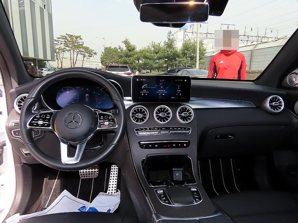 벤츠 GLC 클래스 GLC클래스 X253 GLC 300 4MATIC 쿠페 이미지 7
