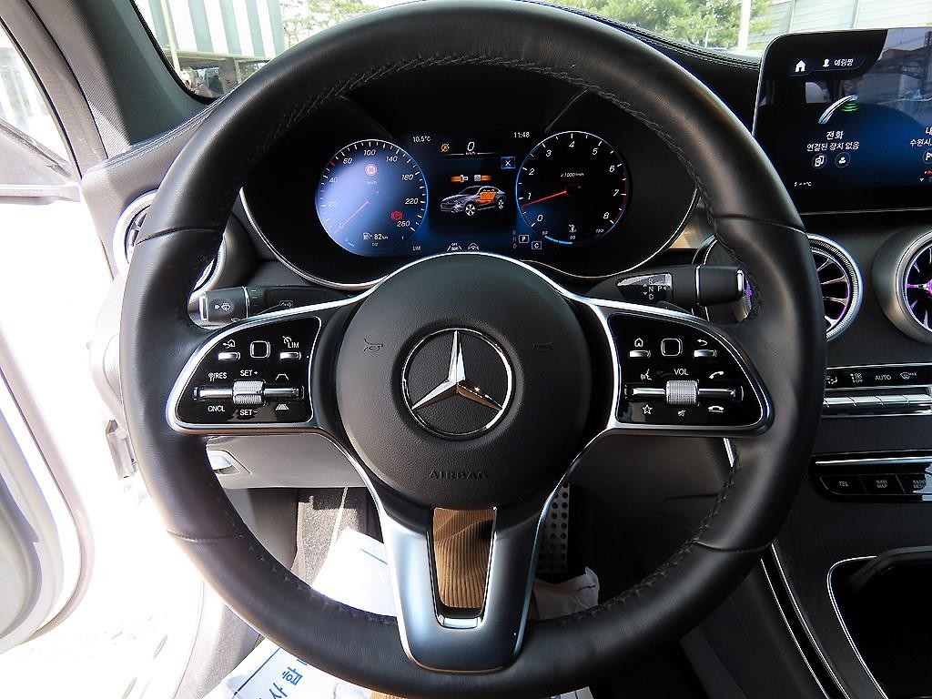벤츠 GLC 클래스 GLC클래스 X253 GLC 300 4MATIC 쿠페 이미지 8