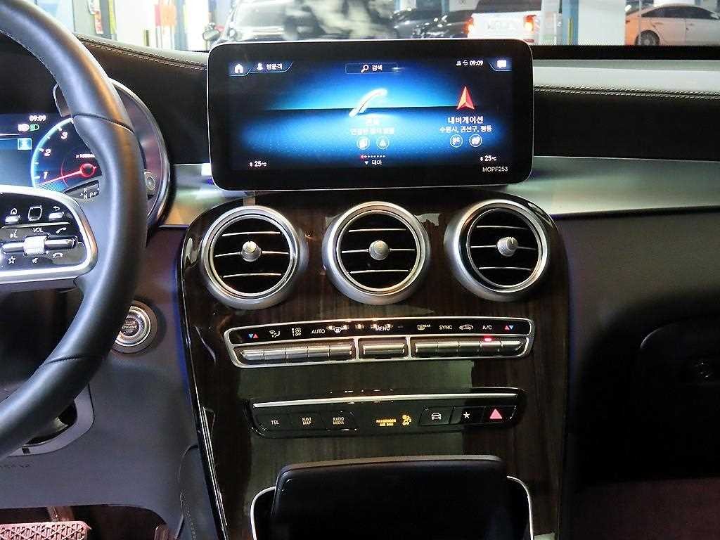벤츠 GLC 클래스 GLC클래스 X253 GLC 300 4MATIC 프리미엄 이미지 11