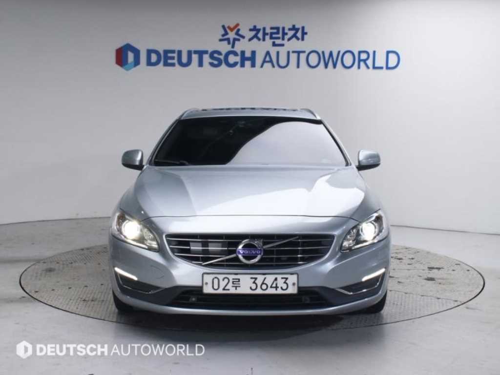 볼보 V60 2.0 D4 섬멈 이미지 3