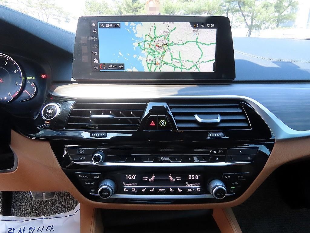 BMW 5시리즈 5시리즈 (G30) 520d M 스포츠 플러스 이미지 13