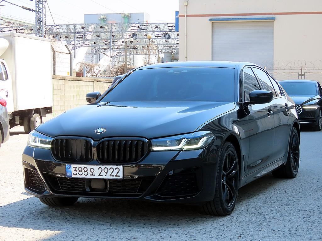 BMW 5시리즈 5시리즈 (G30) 520d M 스포츠 플러스 이미지 2