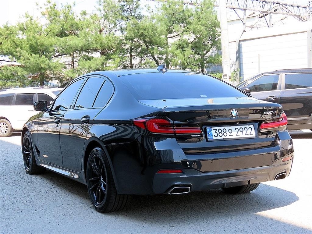 BMW 5시리즈 5시리즈 (G30) 520d M 스포츠 플러스 이미지 3
