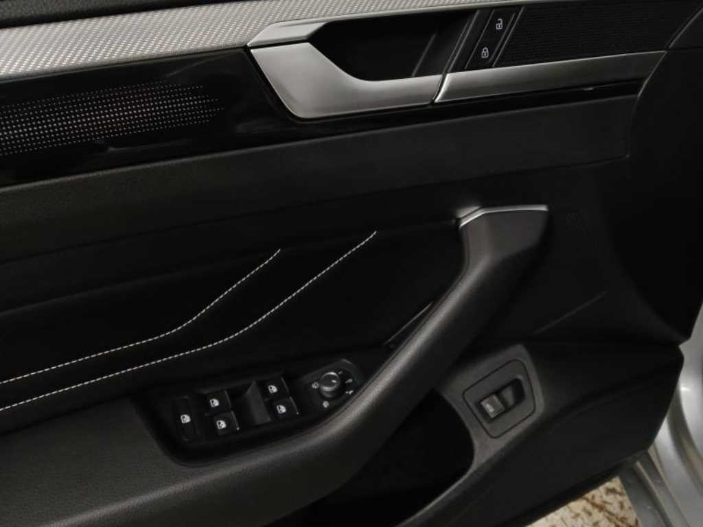 폭스바겐 아테온 2.0 TDI 프레스티지 이미지 10