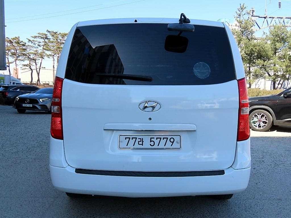 현대 스타렉스 그랜드 스타렉스 12인승 왜건 4WD CVX 디럭스 이미지 4