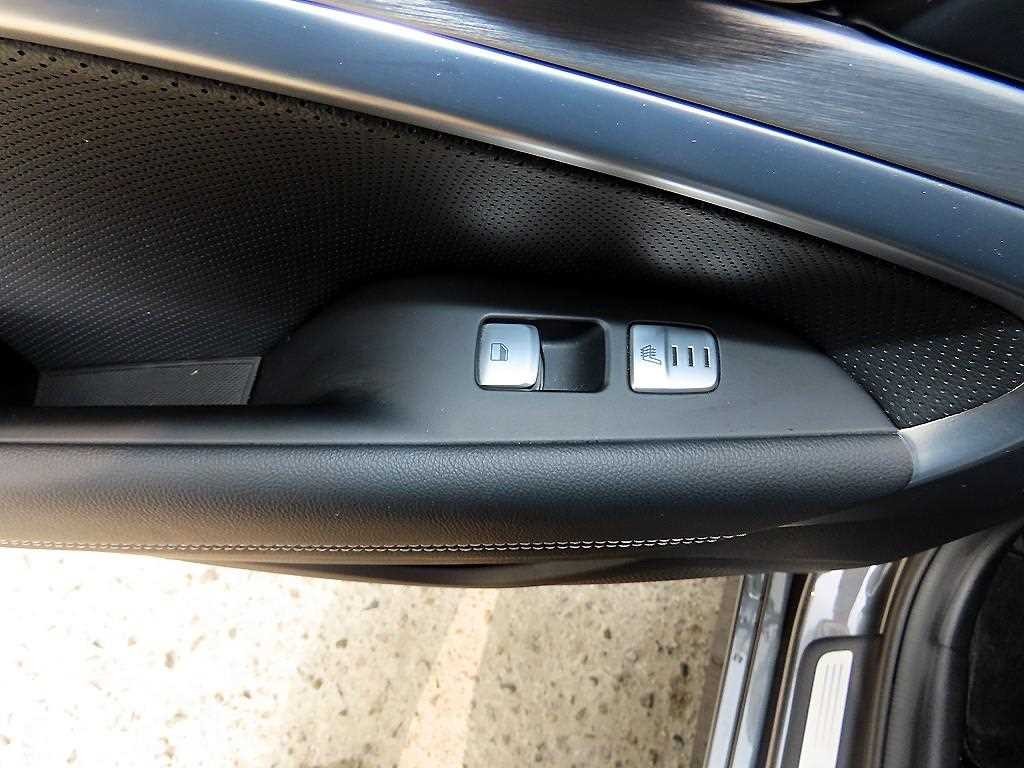 제네시스 G70 2.0T 슈프림 이미지 16