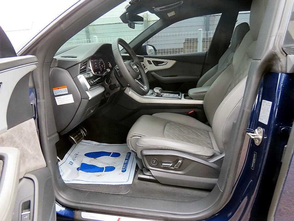 아우디 Q8 50 TDI 콰트로 프리미엄 이미지 5