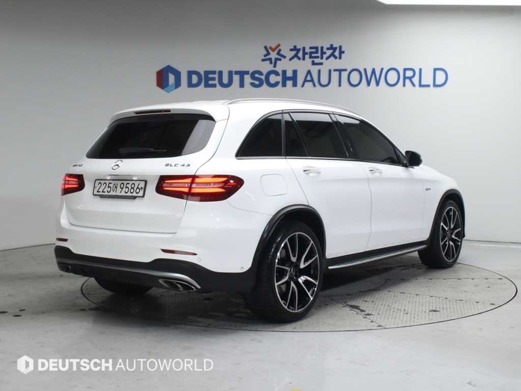 벤츠 GLC 클래스 GLC클래스 X253 AMG GLC 43 4MATIC 이미지 2
