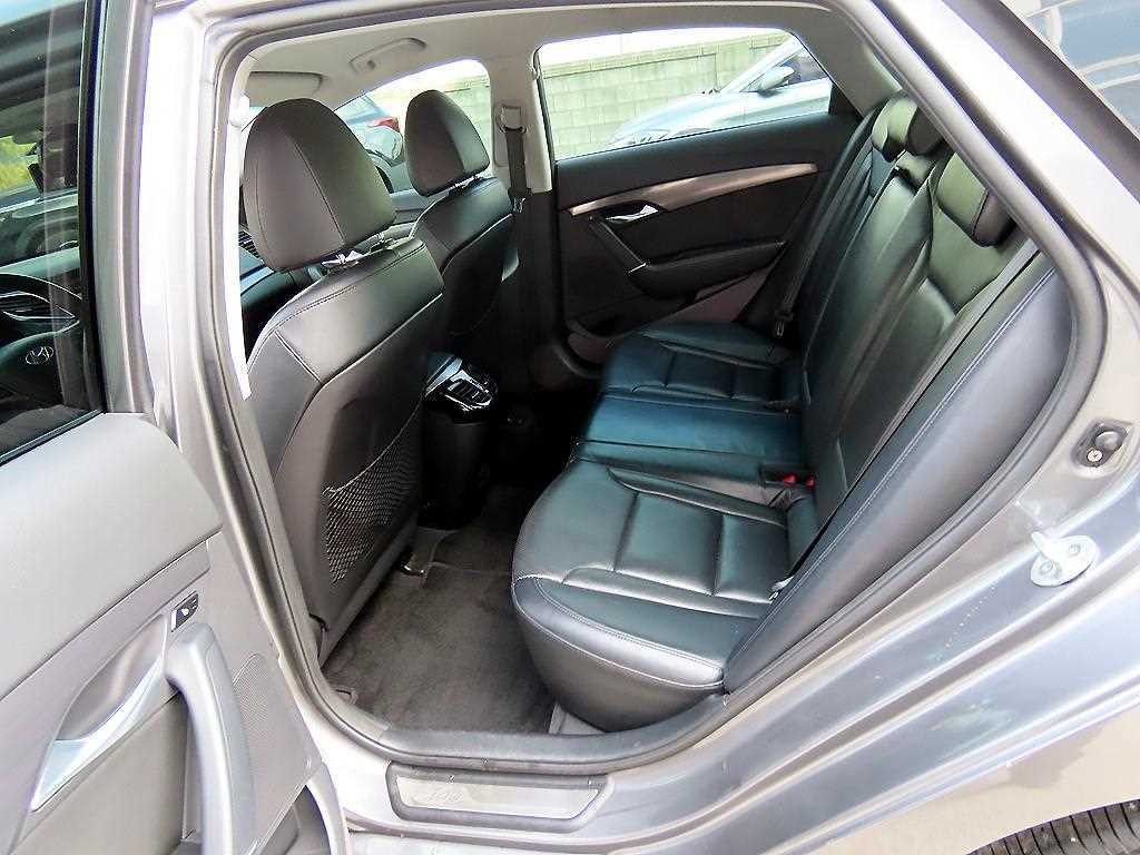 현대 i40 i40Saloon 2.0 GDI PREMIUM 이미지 6