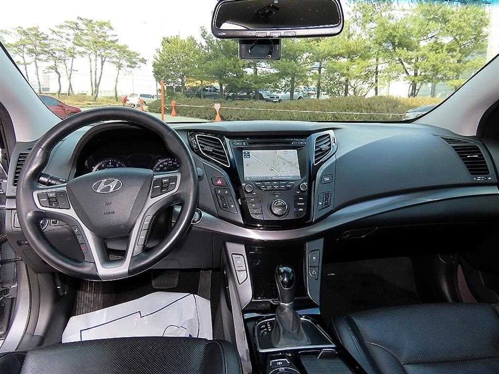 현대 i40 i40Saloon 2.0 GDI PREMIUM 이미지 7