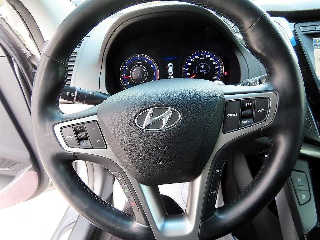 현대 i40 i40Saloon 2.0 GDI PREMIUM 이미지 8