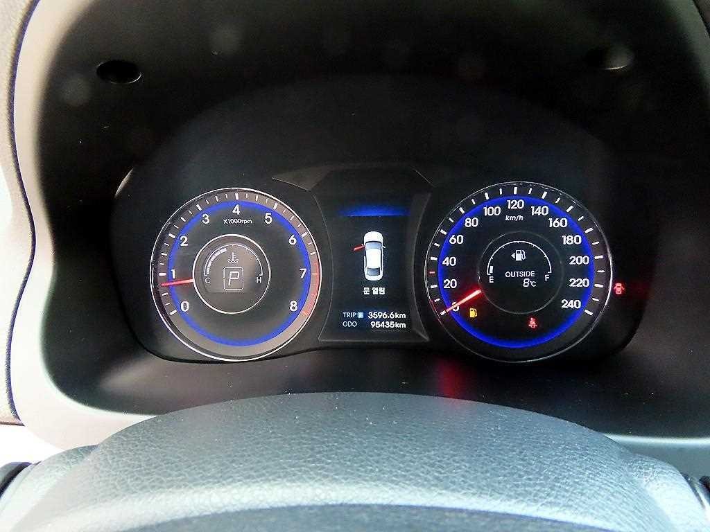 현대 i40 i40Saloon 2.0 GDI PREMIUM 이미지 9