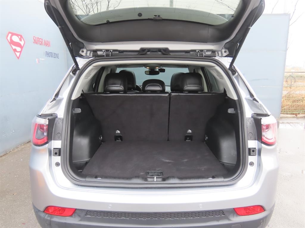 지프 컴패스 컴패스 2세대 2.4 AWD 론지튜드 이미지 5