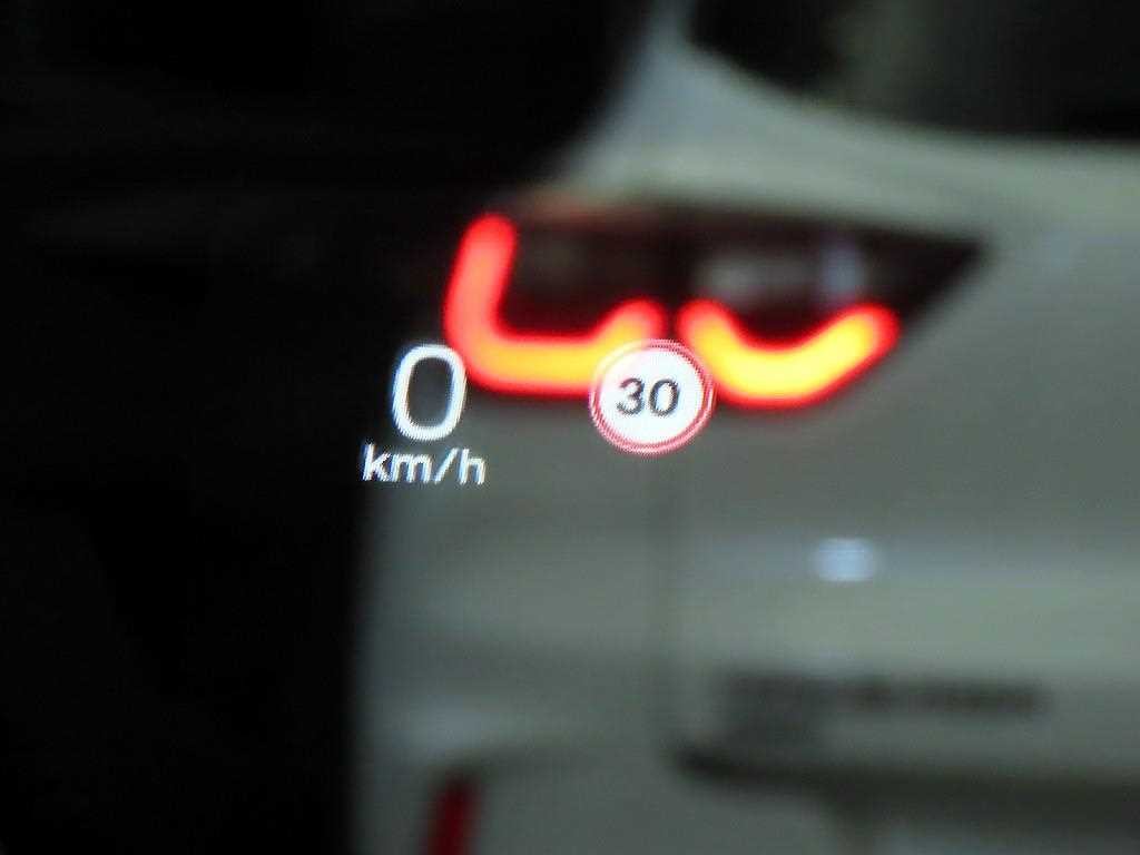 볼보 XC90 XC90 2세대 2.0 T8 AWD R-디자인 이미지 13