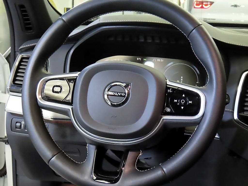 볼보 XC90 XC90 2세대 2.0 T8 AWD R-디자인 이미지 8