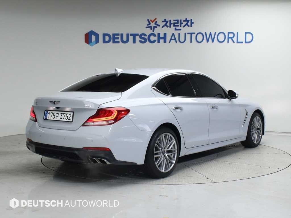 제네시스 G70 2.0T 엘리트 이미지 2