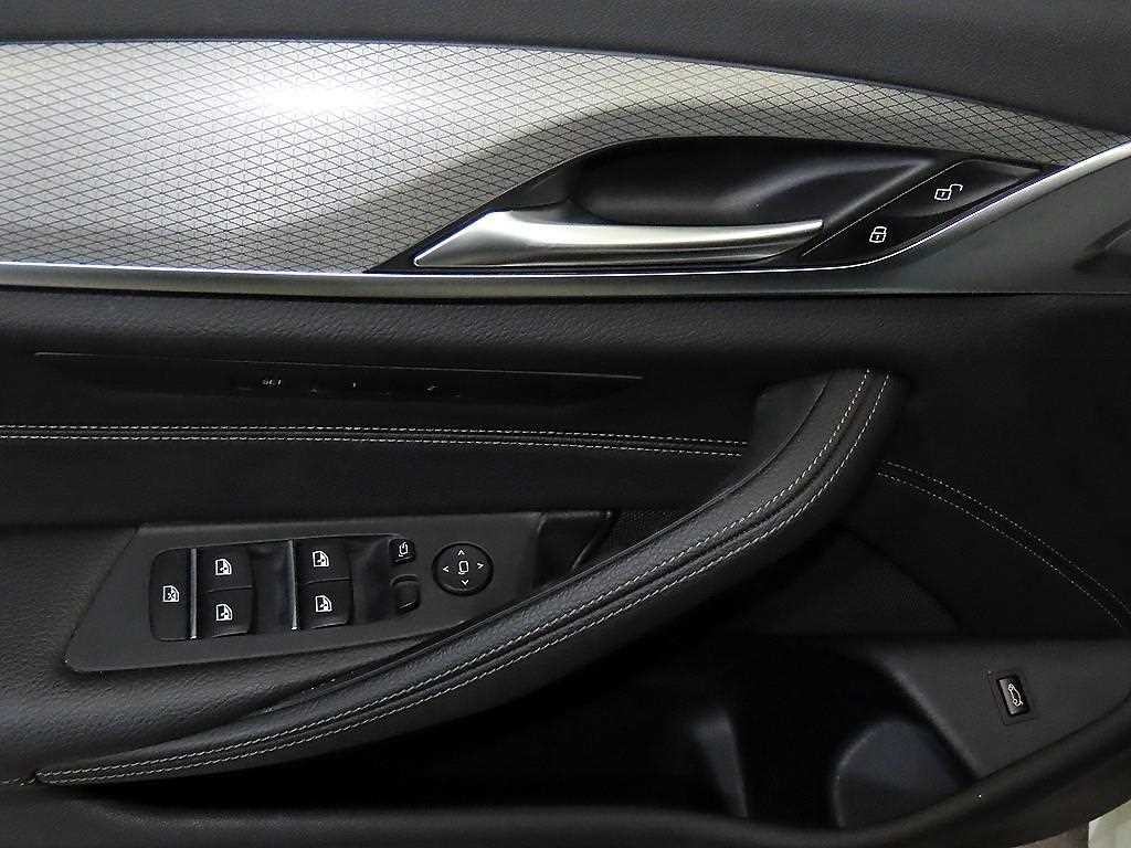 BMW 5시리즈 5시리즈 (G30) 520d M 스포츠 스페셜 에디션 이미지 14