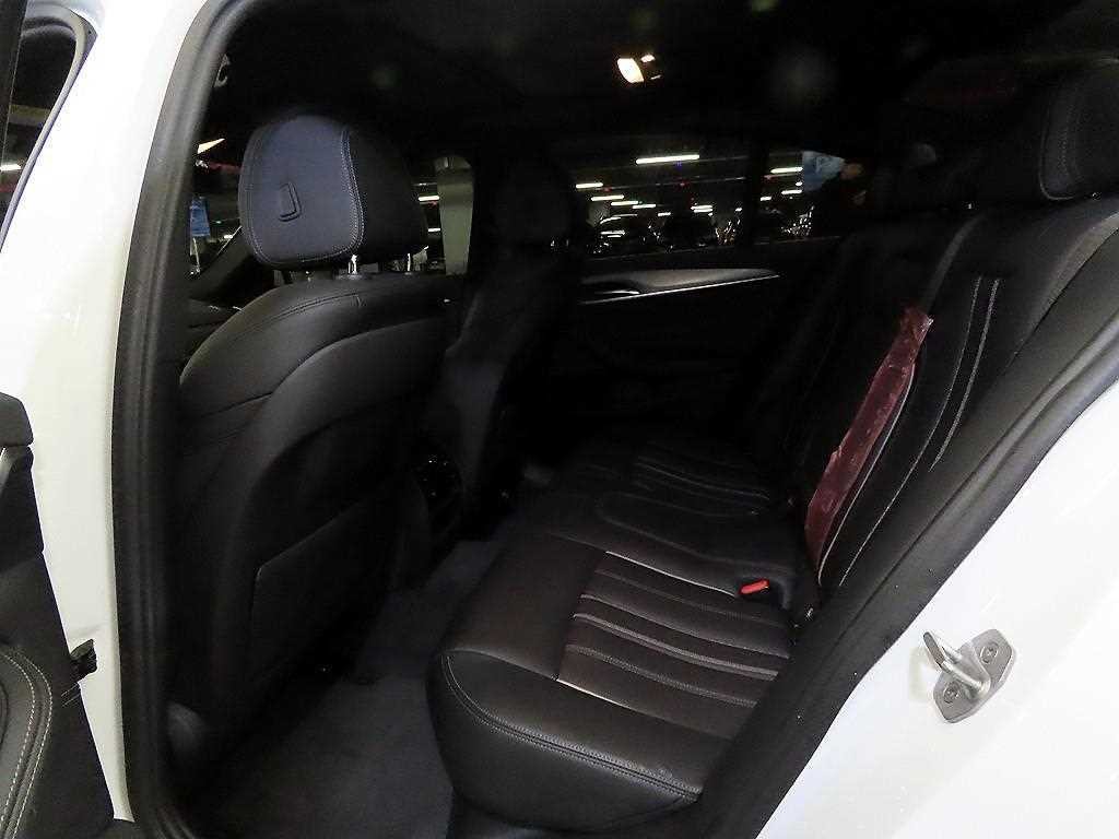 BMW 5시리즈 5시리즈 (G30) 520d M 스포츠 스페셜 에디션 이미지 7