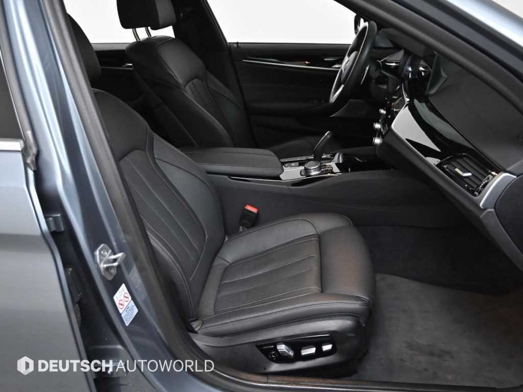 BMW 5시리즈 5시리즈 (G30) 530e M 스포츠 이미지 10
