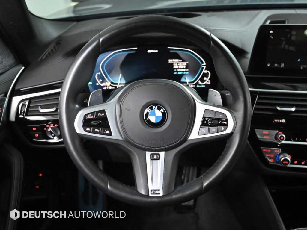 BMW 5시리즈 5시리즈 (G30) 530e M 스포츠 이미지 13