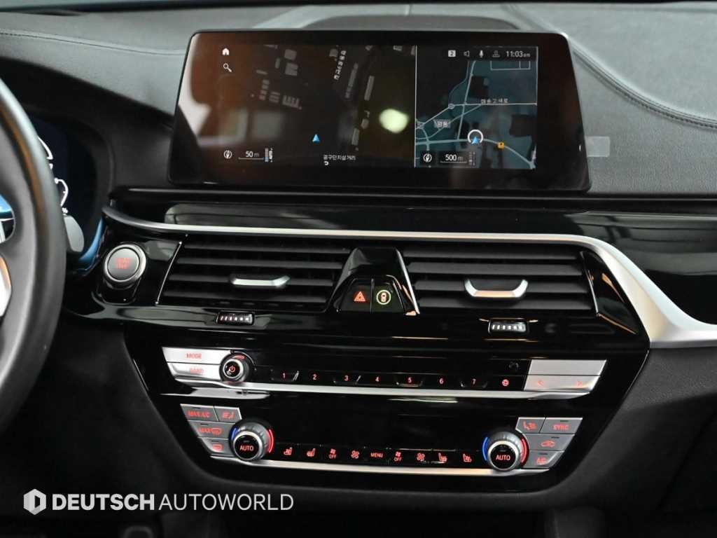 BMW 5시리즈 5시리즈 (G30) 530e M 스포츠 이미지 14