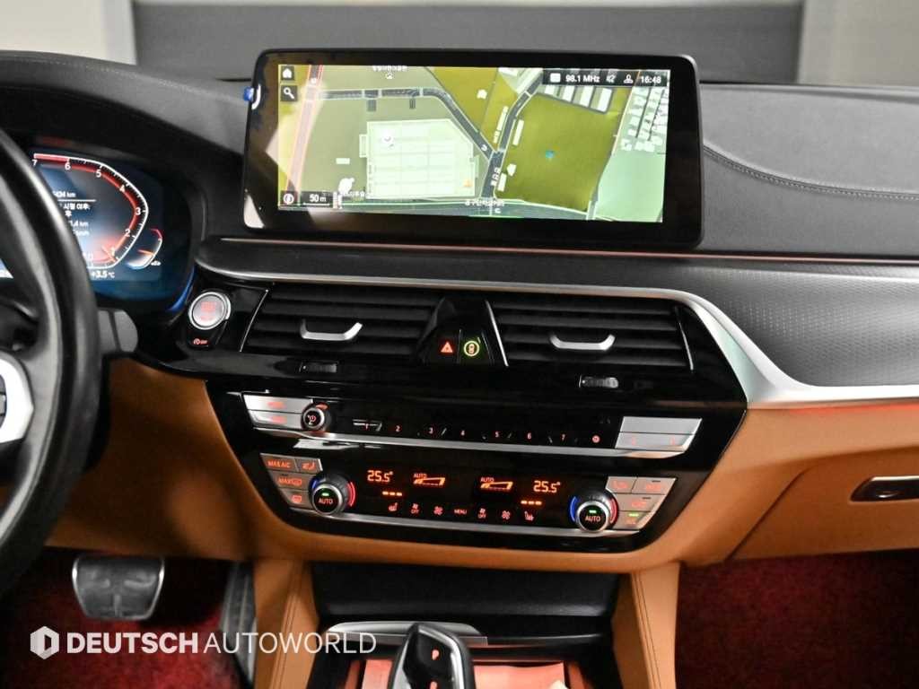 BMW 5시리즈 5시리즈 (G30) 520i M 스포츠 이미지 14