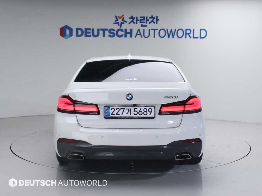 BMW 5시리즈 5시리즈 (G30) 520i M 스포츠 이미지 4