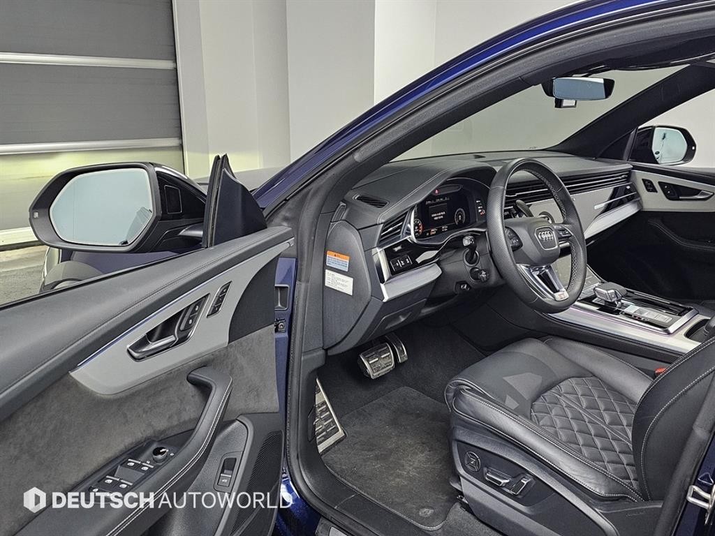 아우디 Q8 55 TFSI 콰트로 프리미엄 이미지 11