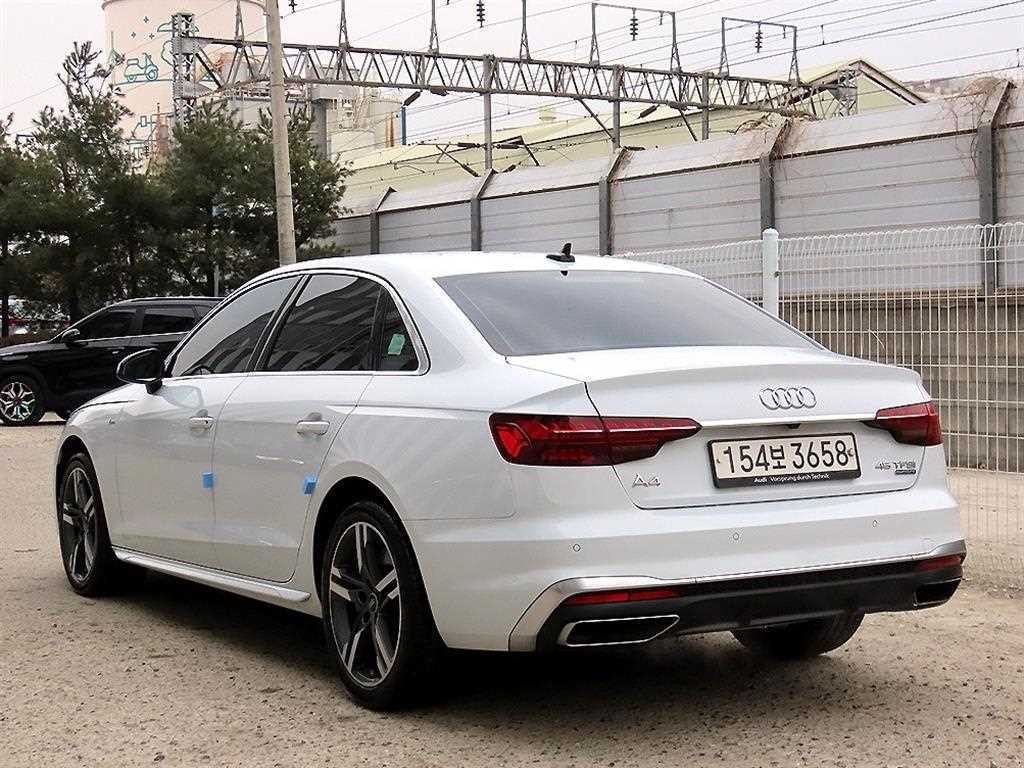아우디 A4 A4 (B9) 45 TFSI 콰트로 프리미엄 이미지 3