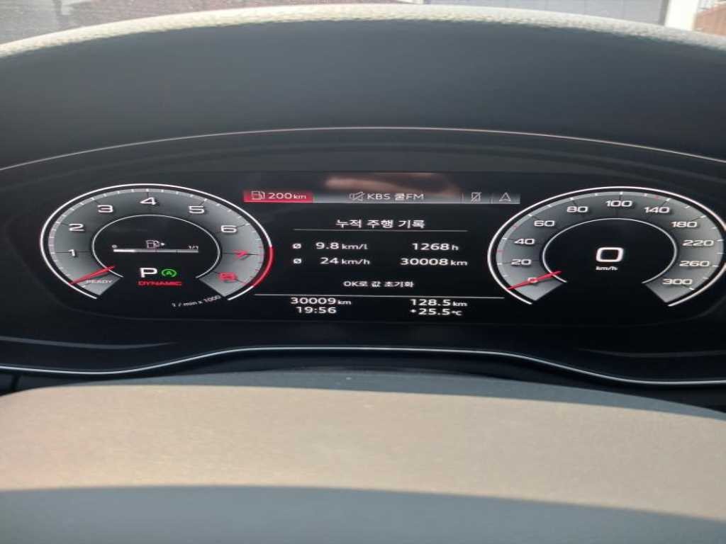 아우디 A4 A4 (B9) 45 TFSI 콰트로 프리미엄 이미지 9
