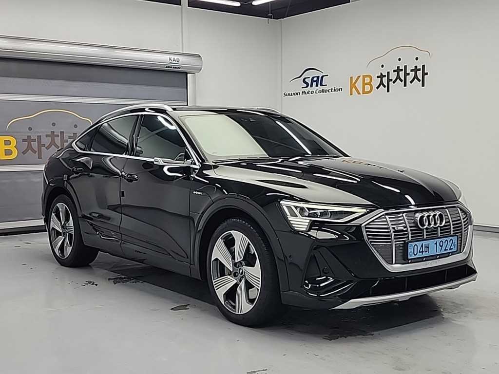 아우디 e-트론 55 콰트로 스포트백 이미지 4