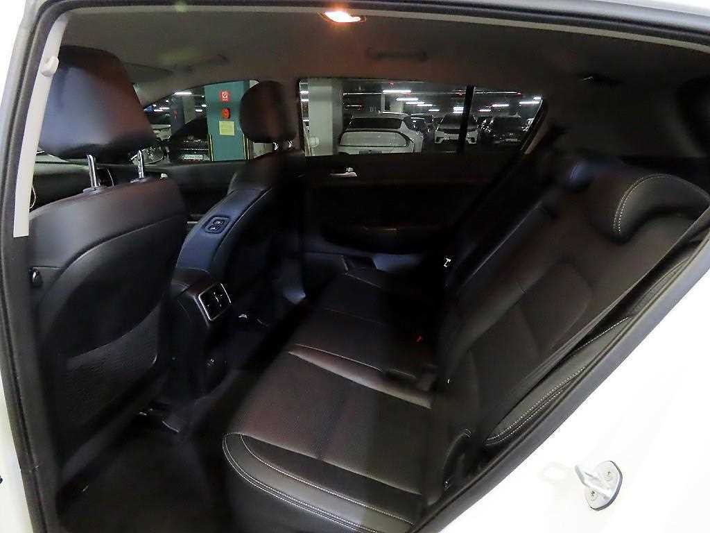 기아 스포티지 스포티지 더 볼드 1.6 디젤 2WD 프레스티지 이미지 8