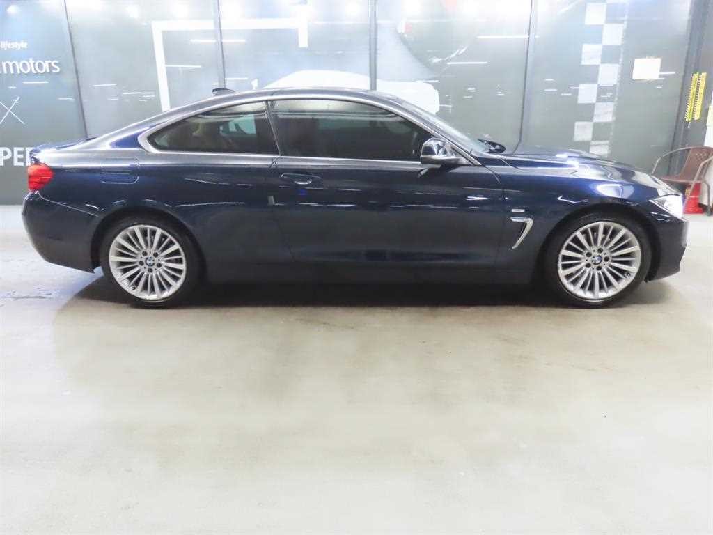 BMW 4시리즈 4시리즈 (F32) 420d 쿠페 럭셔리 이미지 3
