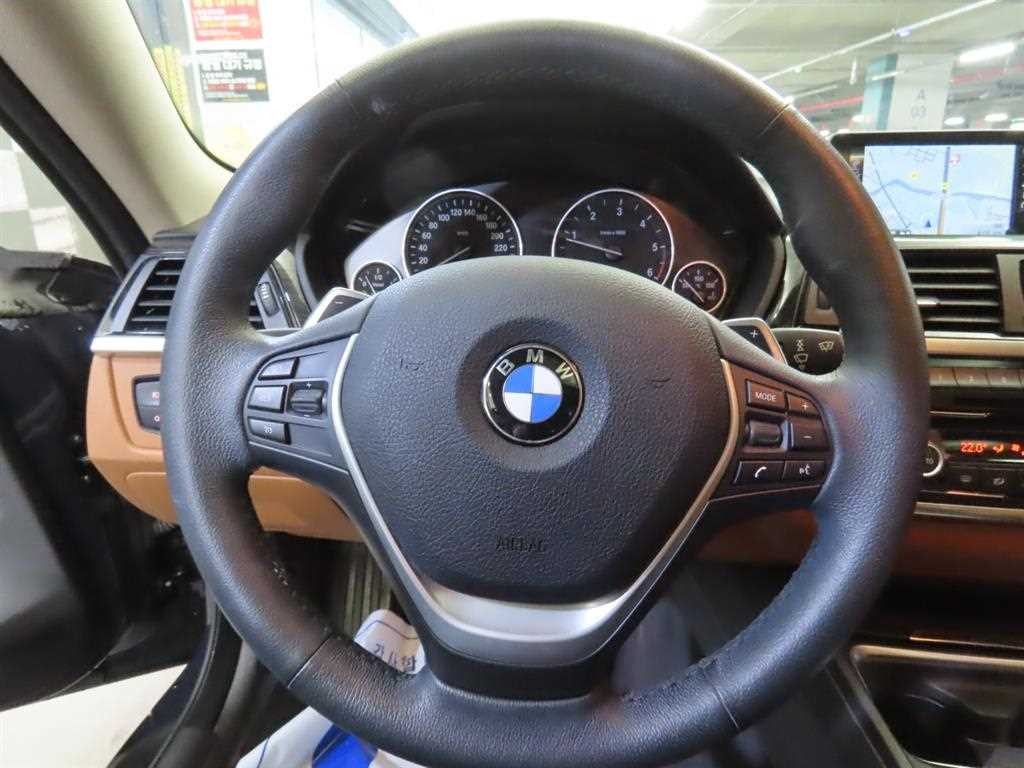 BMW 4시리즈 4시리즈 (F32) 420d 쿠페 럭셔리 이미지 8