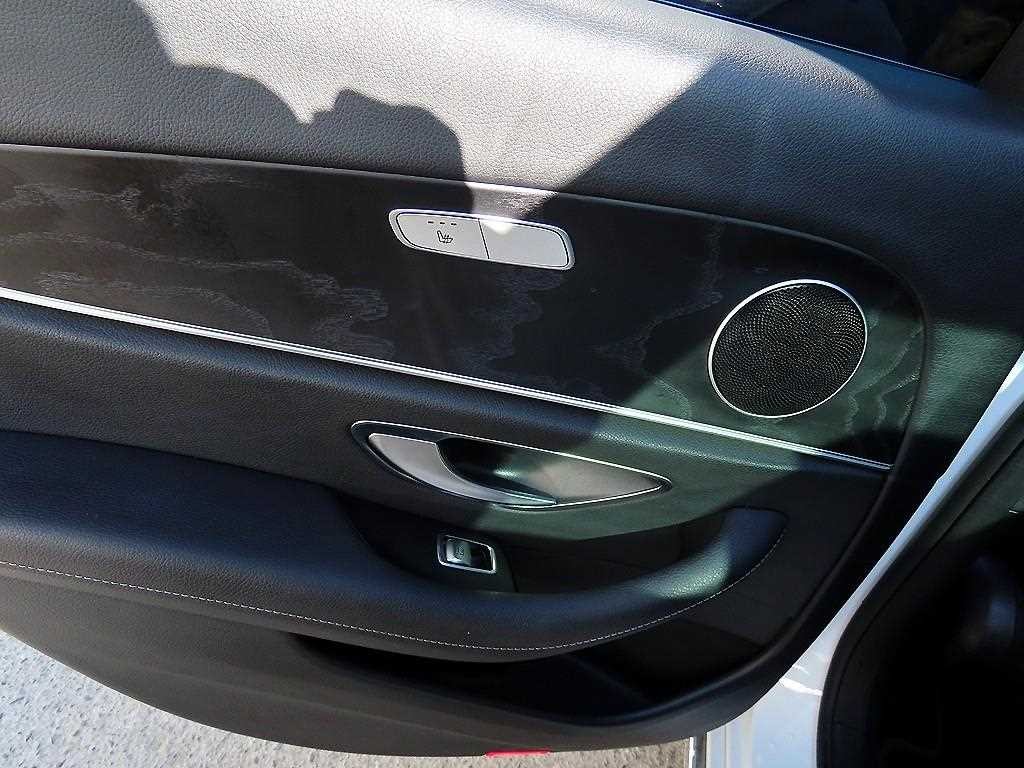 벤츠 E 클래스 E-클래스 W213 E220d 아방가르드 이미지 16