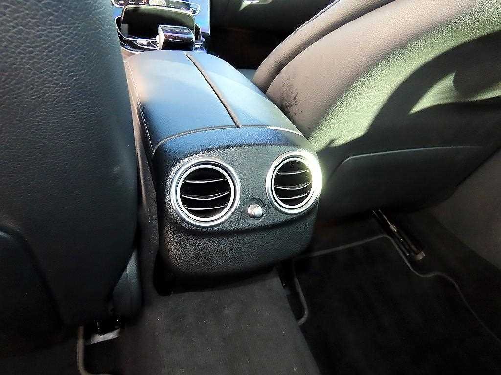 벤츠 E 클래스 E-클래스 W213 E220d 아방가르드 이미지 17