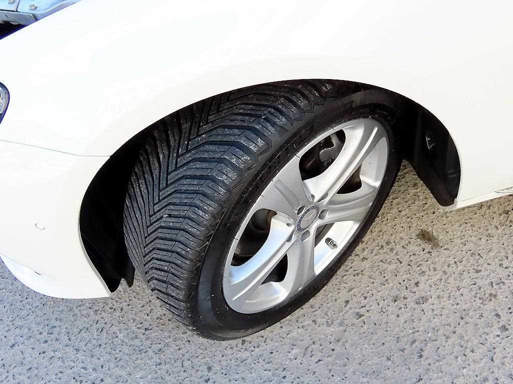 벤츠 E 클래스 E-클래스 W213 E220d 아방가르드 이미지 20