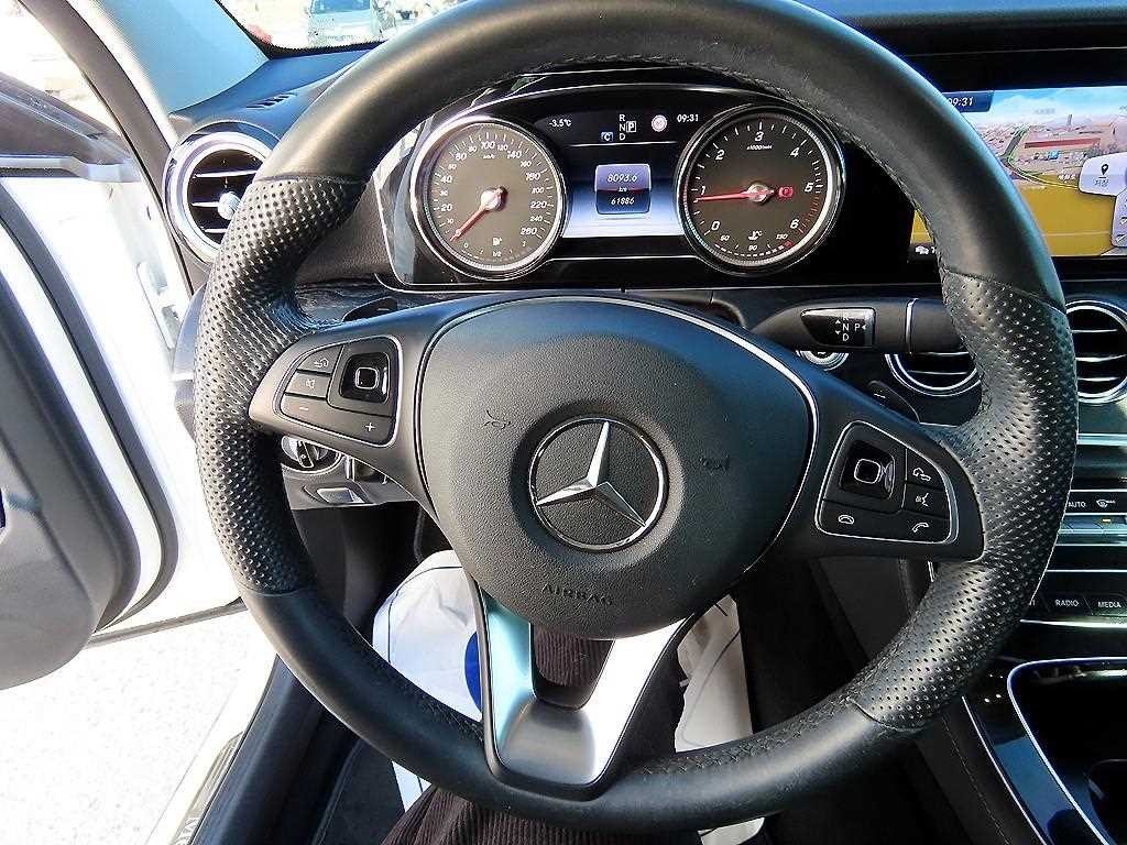 벤츠 E 클래스 E-클래스 W213 E220d 아방가르드 이미지 8