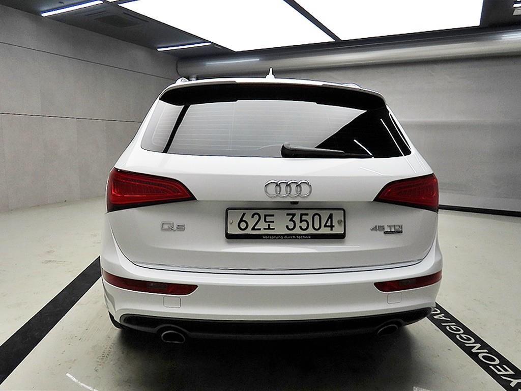 아우디 Q5 45 TDI 콰트로 다이나믹 이미지 3