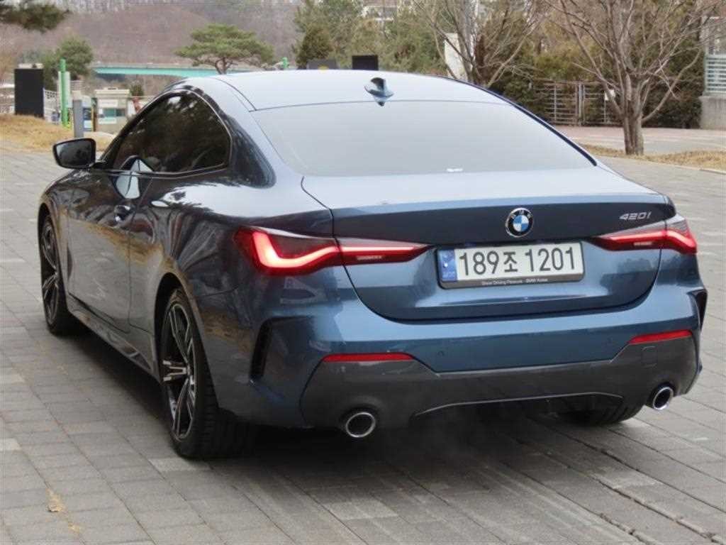 BMW 4시리즈 4시리즈 (G22) 420i 쿠페 M 스포츠 이미지 4