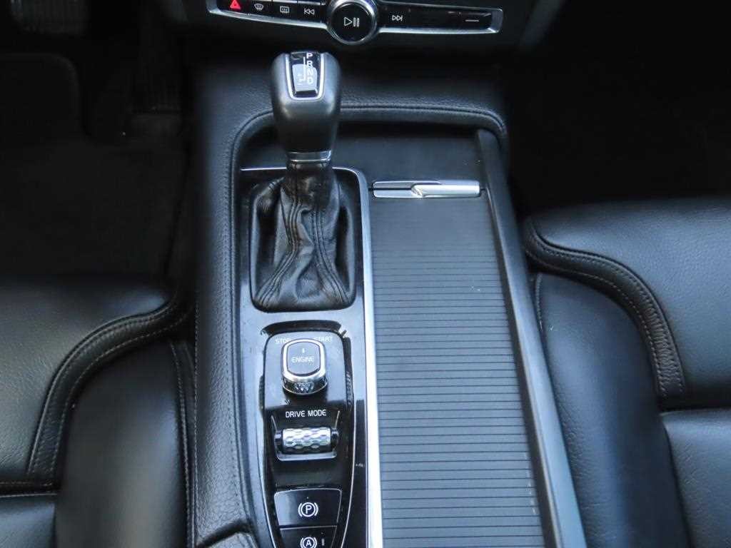 볼보 V90 V90 크로스컨트리 D5 AWD 이미지 14