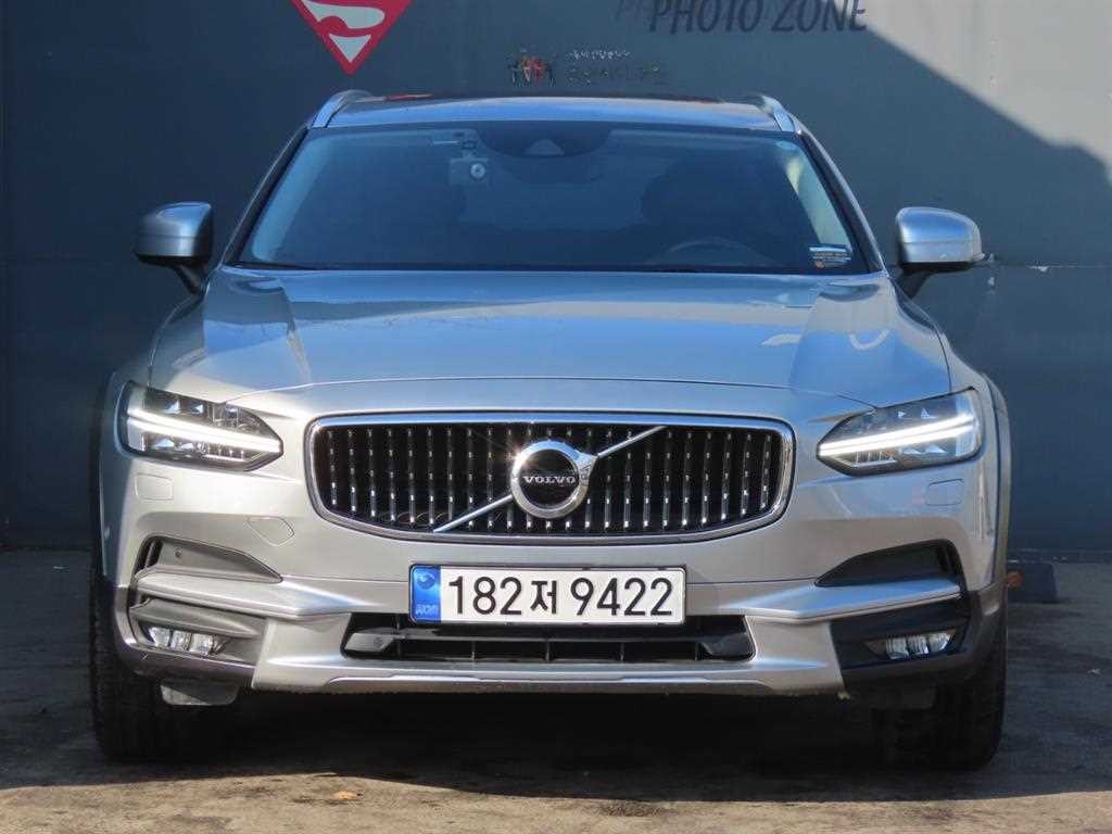 볼보 V90 V90 크로스컨트리 D5 AWD 이미지 2